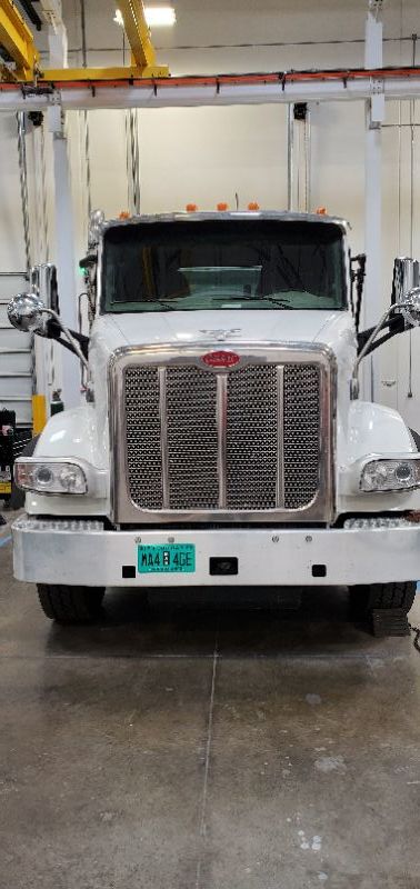 2019 Peterbilt 567 Galbreath U5-OR-174 60k lb  35.5″ Rails Paccar MX-13 Roll Off Truck