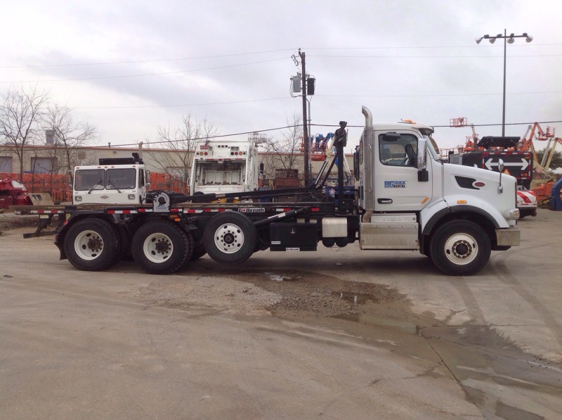2019 Peterbilt 567 Galbreath U5-OR-174 60k lb  35.5″ Rails Paccar X12 Roll Off Truck